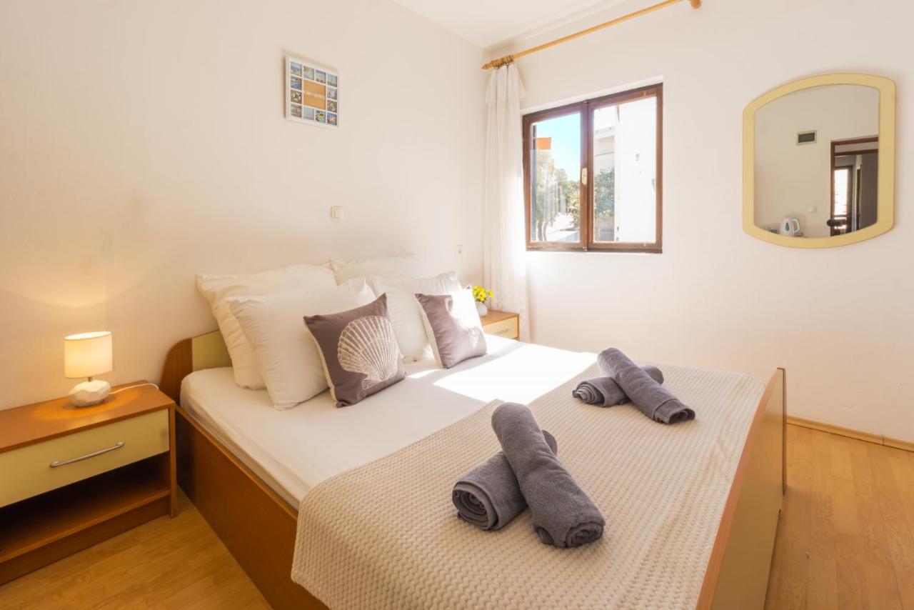 Apartment And Room Bacic Metajna Extérieur photo