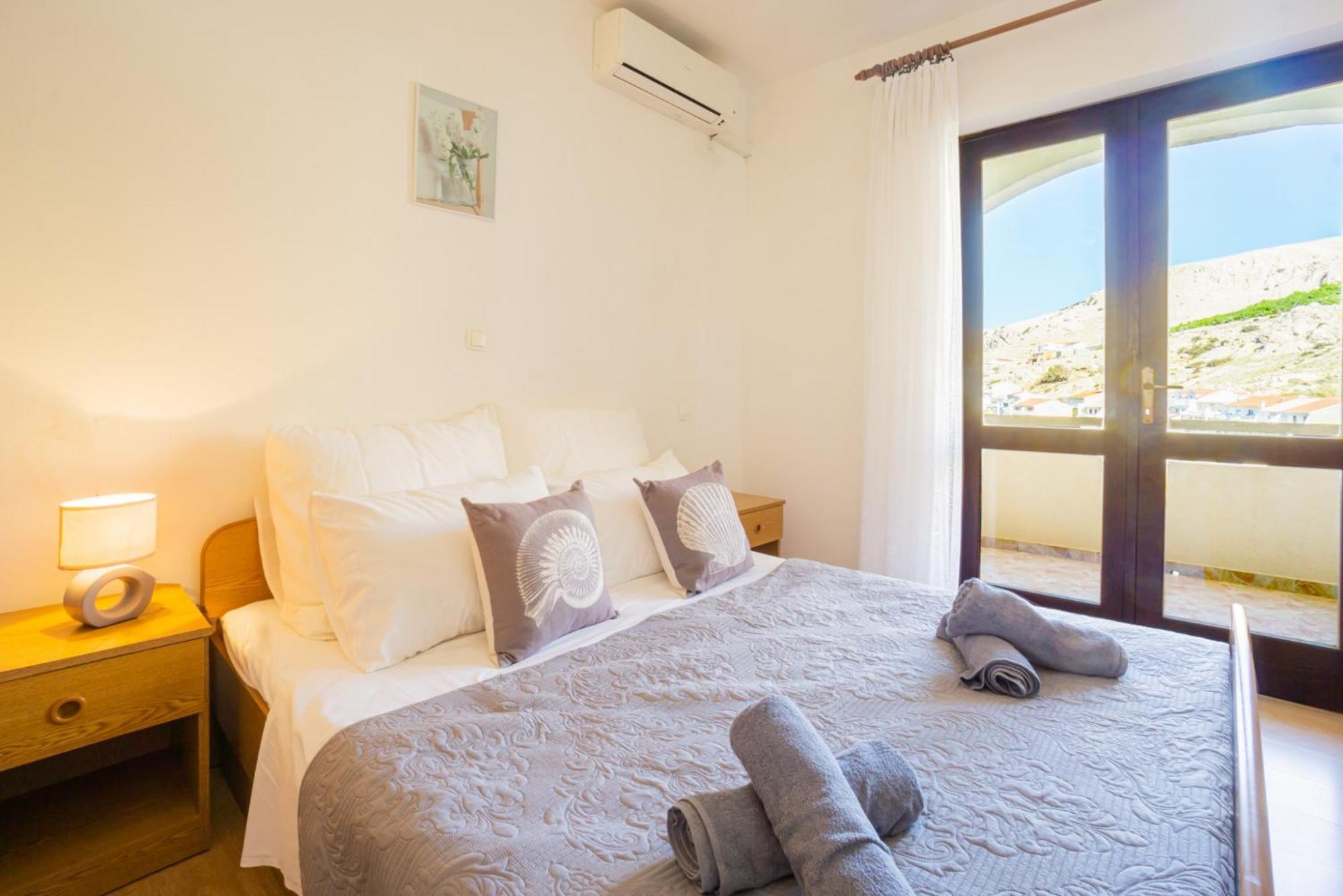 Apartment And Room Bacic Metajna Chambre photo